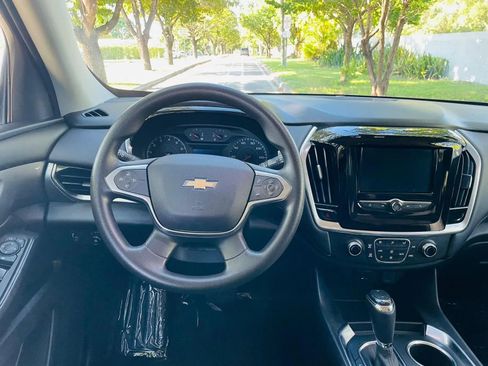 Used 2020 Chevrolet Traverse LS image 12