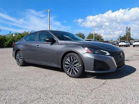 New 2025 Nissan Altima 2.5 SV image 3