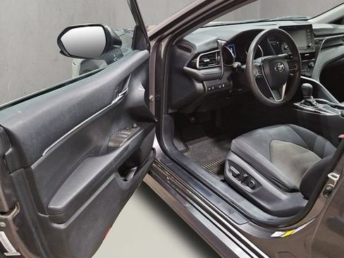 Used 2022 Toyota Camry LE FWD image 10