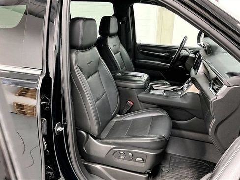 Used 2021 GMC Yukon Denali w/ Denali Premium Package AWD/4WD image 9