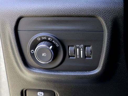 Used 2021 Jeep Grand Cherokee L Limited image 19