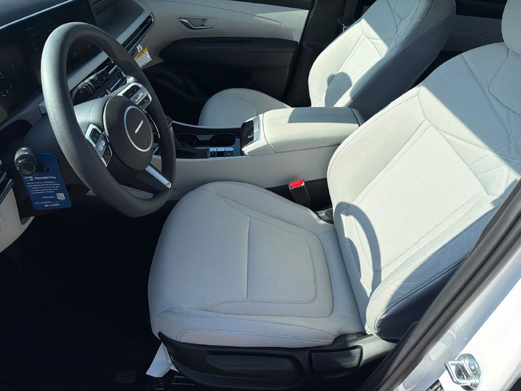 Certified 2026 Hyundai Tucson SE FWD image 9