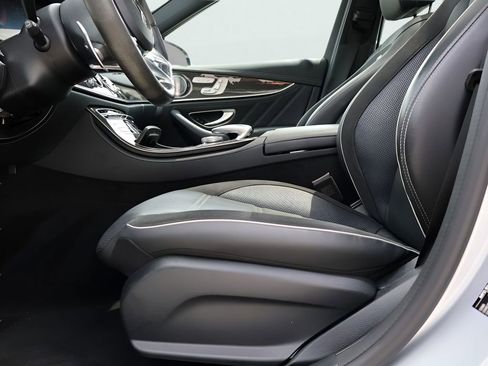 Used 2019 Mercedes-Benz E 63 AMG S image 40
