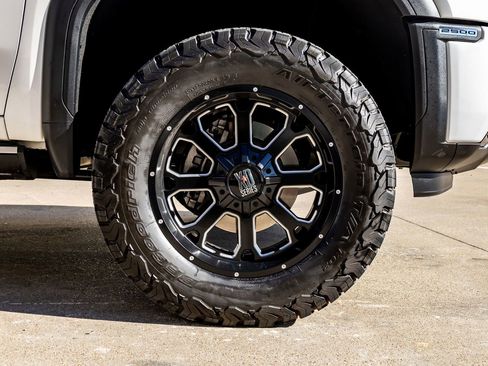 Used 2024 GMC Sierra 2500 Denali Ultimate image 11