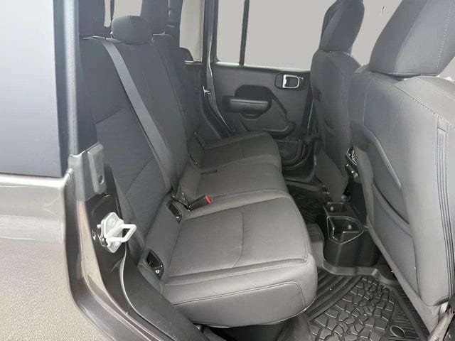 Used 2023 Jeep Gladiator Sport AWD/4WD image 18