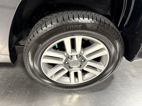 Used 2010 Toyota 4Runner Limited AWD/4WD image 7