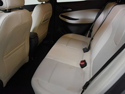 Used 2023 Buick Encore GX Preferred w/ Cold Weather Comfort Package FWD image 32