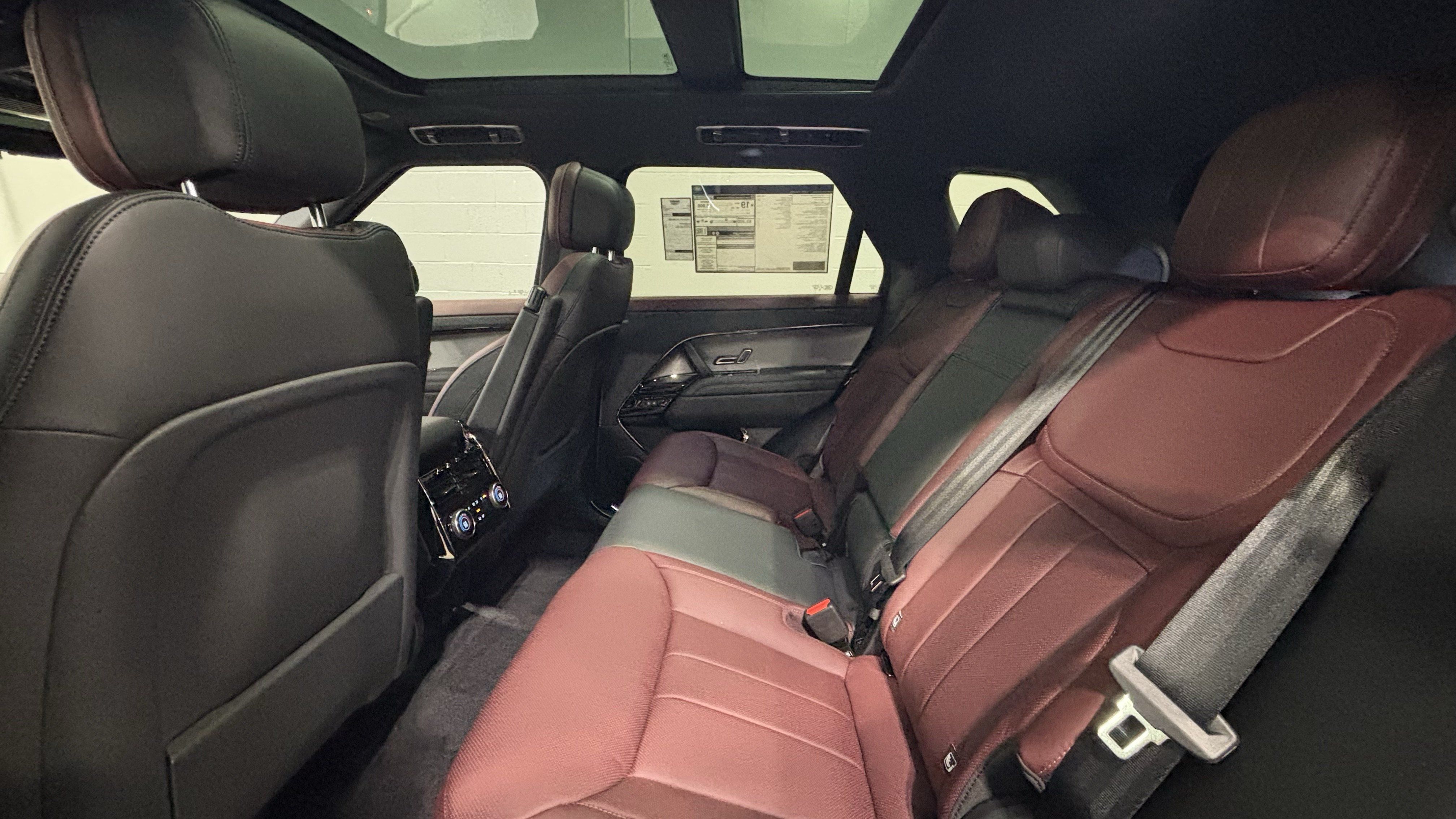 New 2026 Land Rover Range Rover Sport Dynamic SE AWD/4WD image 6