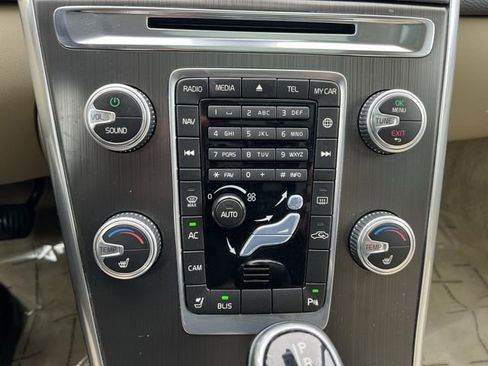 Used 2016 Volvo XC60 T5 Premier image 17