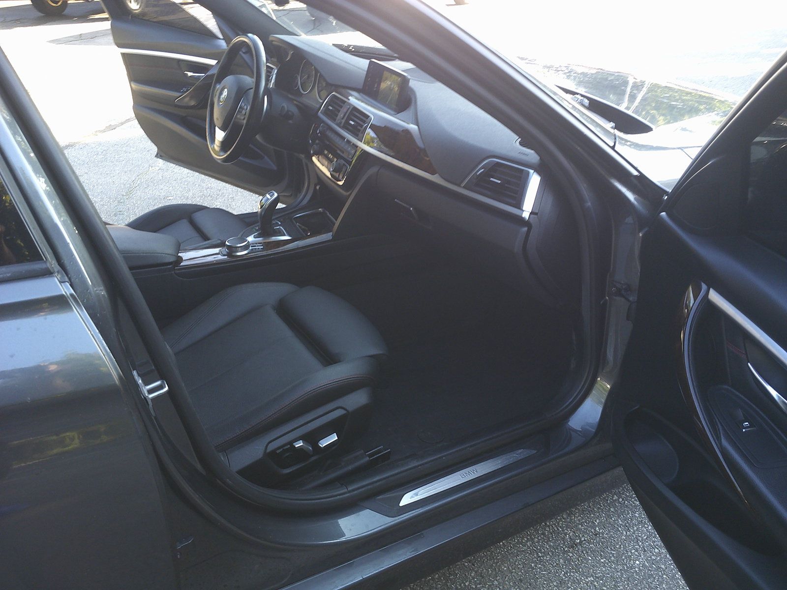 Used 2018 BMW 328d xDrive Sedan w/ Premium Package AWD/4WD image 13