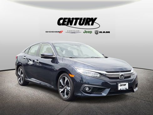 Used 2018 Honda Civic Touring image 1