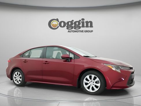 Certified 2026 Toyota Corolla LE FWD image 28