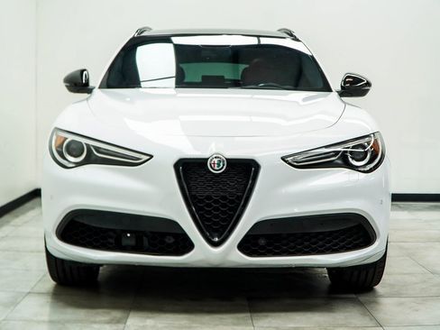 Used 2023 Alfa Romeo Stelvio Veloce image 7