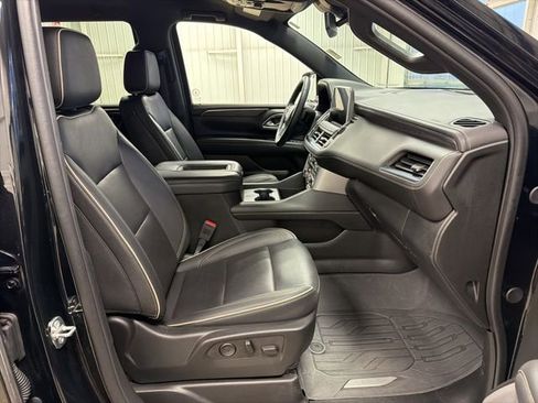 Used 2024 GMC Yukon SLT w/ SLT Luxury Package image 27