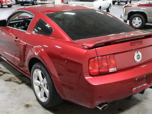 Used 2007 Ford Mustang GT RWD image 28