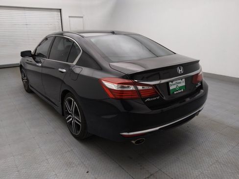 Used 2016 Honda Accord Touring image 5