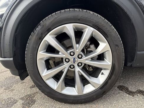 Certified 2023 Ford Explorer Platinum w/ Technology Package image 62