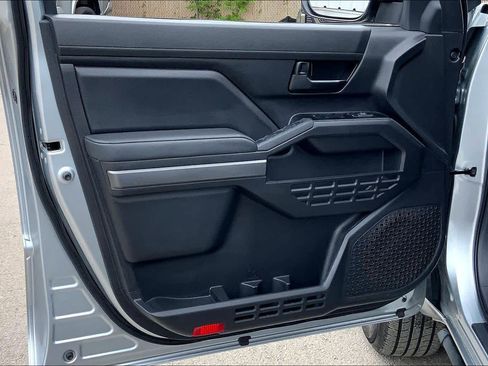 Used 2025 Toyota Tacoma SR5 image 21