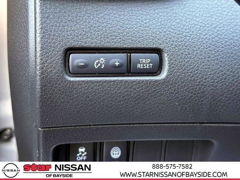 Certified 2022 Nissan Rogue Sport SV AWD/4WD image 19