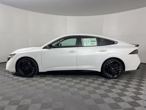 New 2026 Nissan Sentra SR w/ SR Premium Package FWD image 7