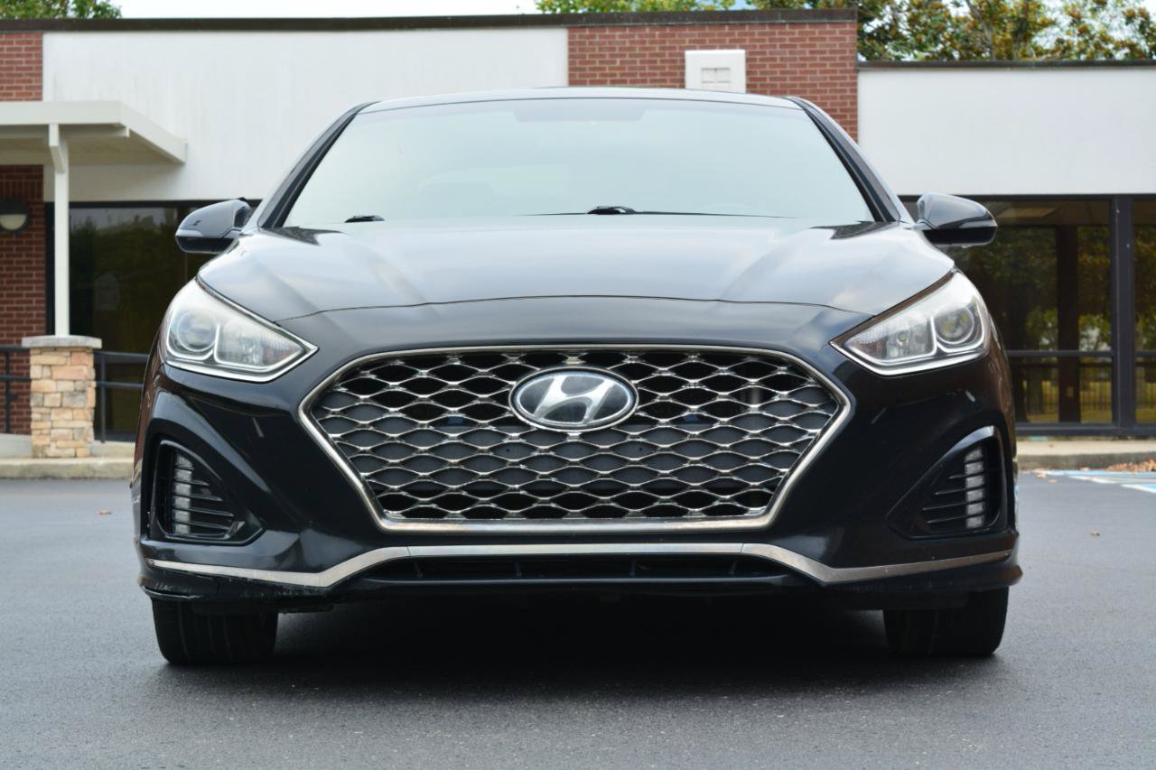 Used 2018 Hyundai Sonata Sport FWD image 2