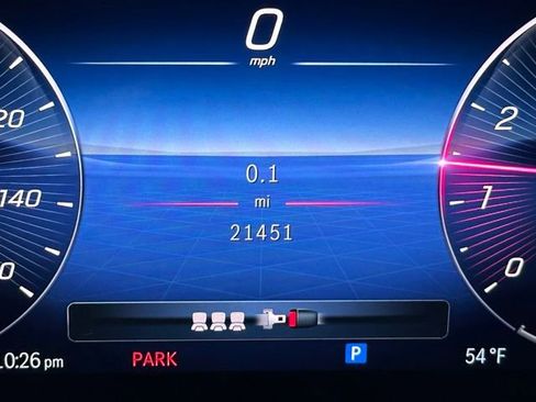 Used 2024 Mercedes-Benz GLC 300 4MATIC image 18