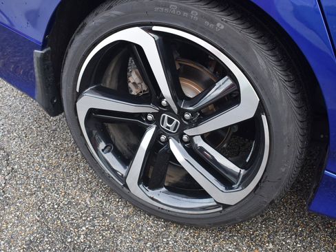 Used 2019 Honda Accord Sport image 12