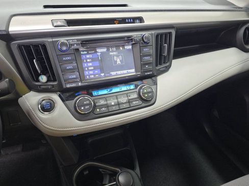 Used 2018 Toyota RAV4 XLE FWD image 8