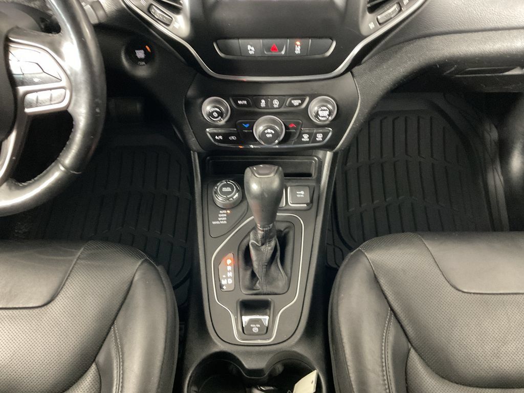 Used 2021 Jeep Cherokee Latitude Lux AWD/4WD image 14