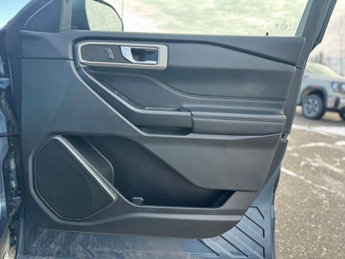 Used 2020 Ford Explorer XLT w/ Equipment Group 202A image 11