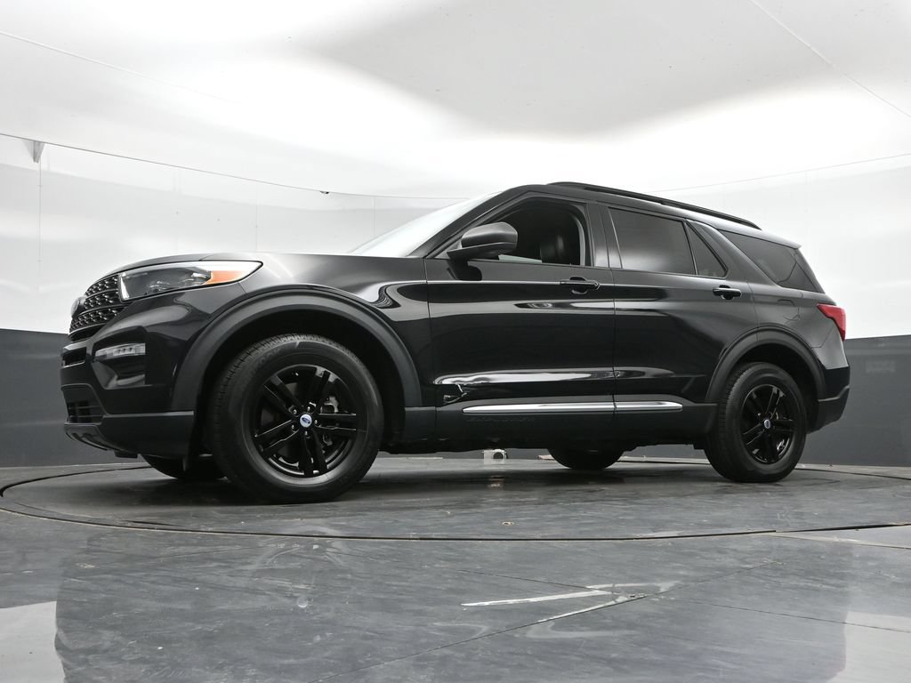 Used 2023 Ford Explorer XLT w/ Equipment Group 202A AWD/4WD image 47