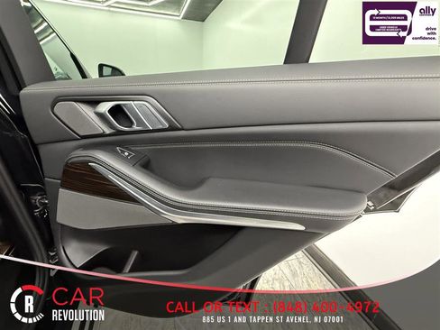 Used 2025 BMW X5 xDrive50e image 43