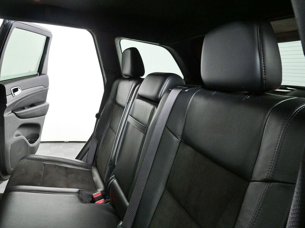 Used 2021 Jeep Grand Cherokee Laredo X RWD image 22
