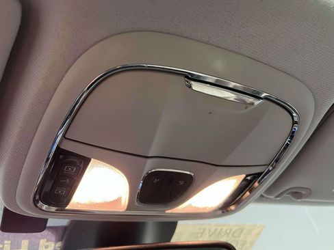 Used 2021 Jeep Cherokee Limited image 35