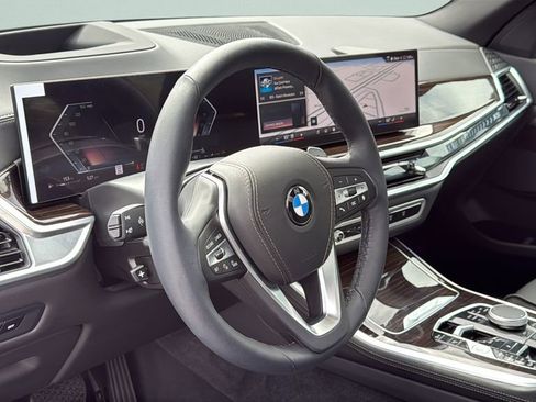 Certified 2025 BMW X5 xDrive40i w/ Parking Assistance Package image 9