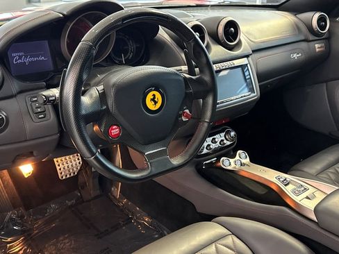 Used 2010 Ferrari California image 11