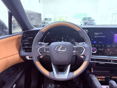 Used 2025 Lexus RX 350h w/ Accessory Package (Z1) AWD/4WD image 18