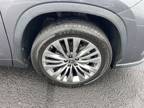 Used 2023 Toyota Highlander Platinum image 22