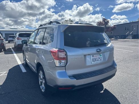 Used 2018 Subaru Forester 2.5i Touring AWD/4WD image 7