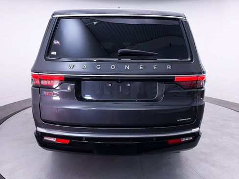 Used 2022 Jeep Wagoneer Series III w/ Premium Group I RWD image 15