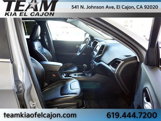 Used 2019 Jeep Cherokee Latitude Plus FWD image 12