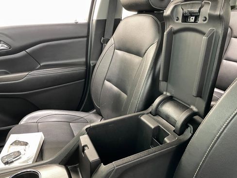 Certified 2017 GMC Acadia SLT image 38