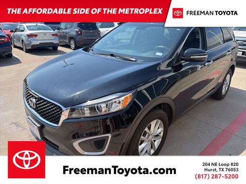 Used 2018 Kia Sorento FWD image 1