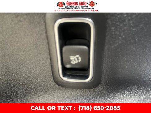 Used 2021 Mercedes-Benz GLB 250 4MATIC w/ Premium Package image 39