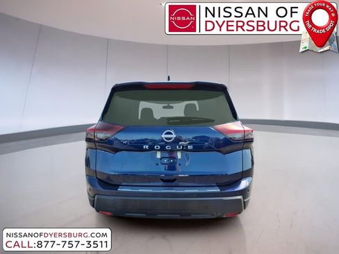 Used 2025 Nissan Rogue SV FWD image 4