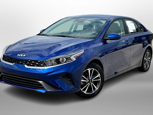 Used 2023 Kia Forte LXS image 12