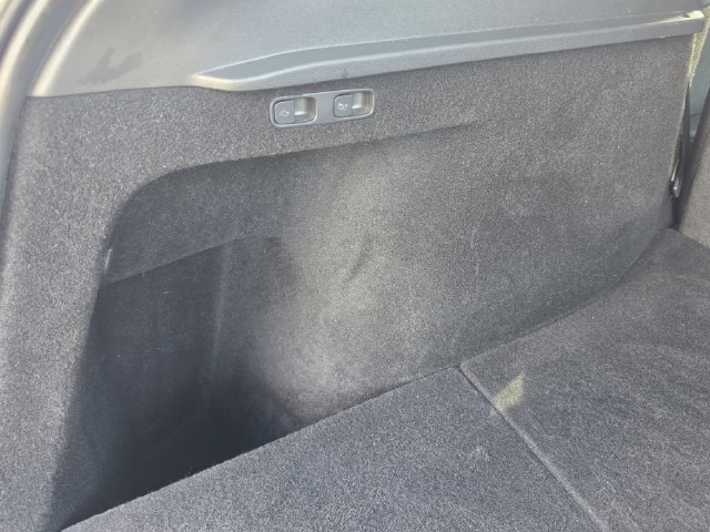 Used 2024 Tesla Model Y 2WD image 36