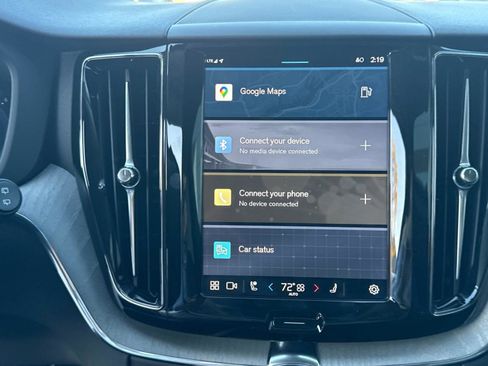 Used 2025 Volvo XC60 B5 Plus image 22