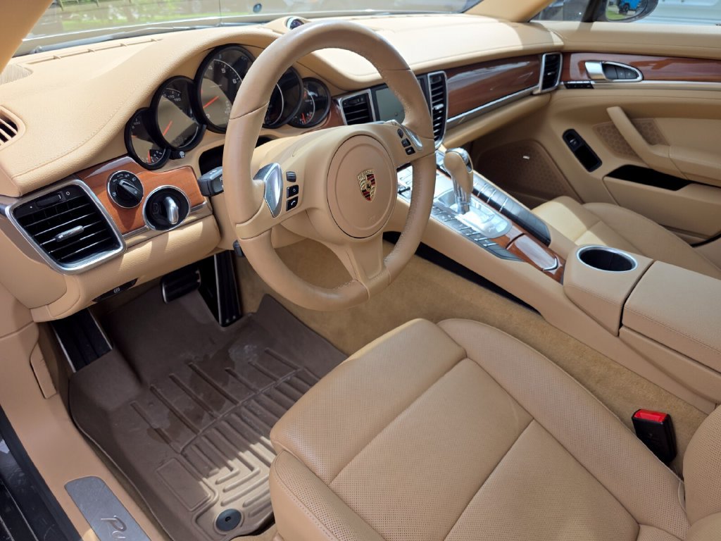Used 2014 Porsche Panamera 4 AWD/4WD image 28