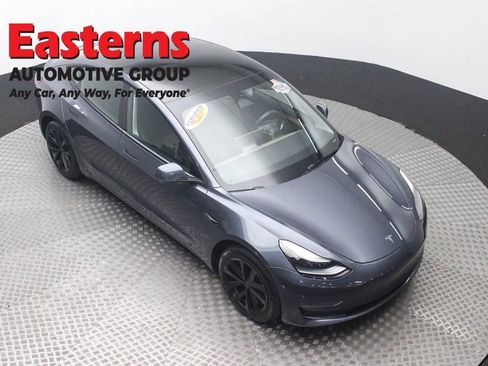 Used 2023 Tesla Model 3 Standard Range image 3